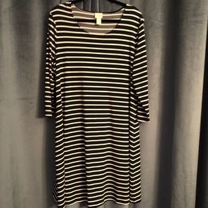 Chico’s polyester striped A lined dress.